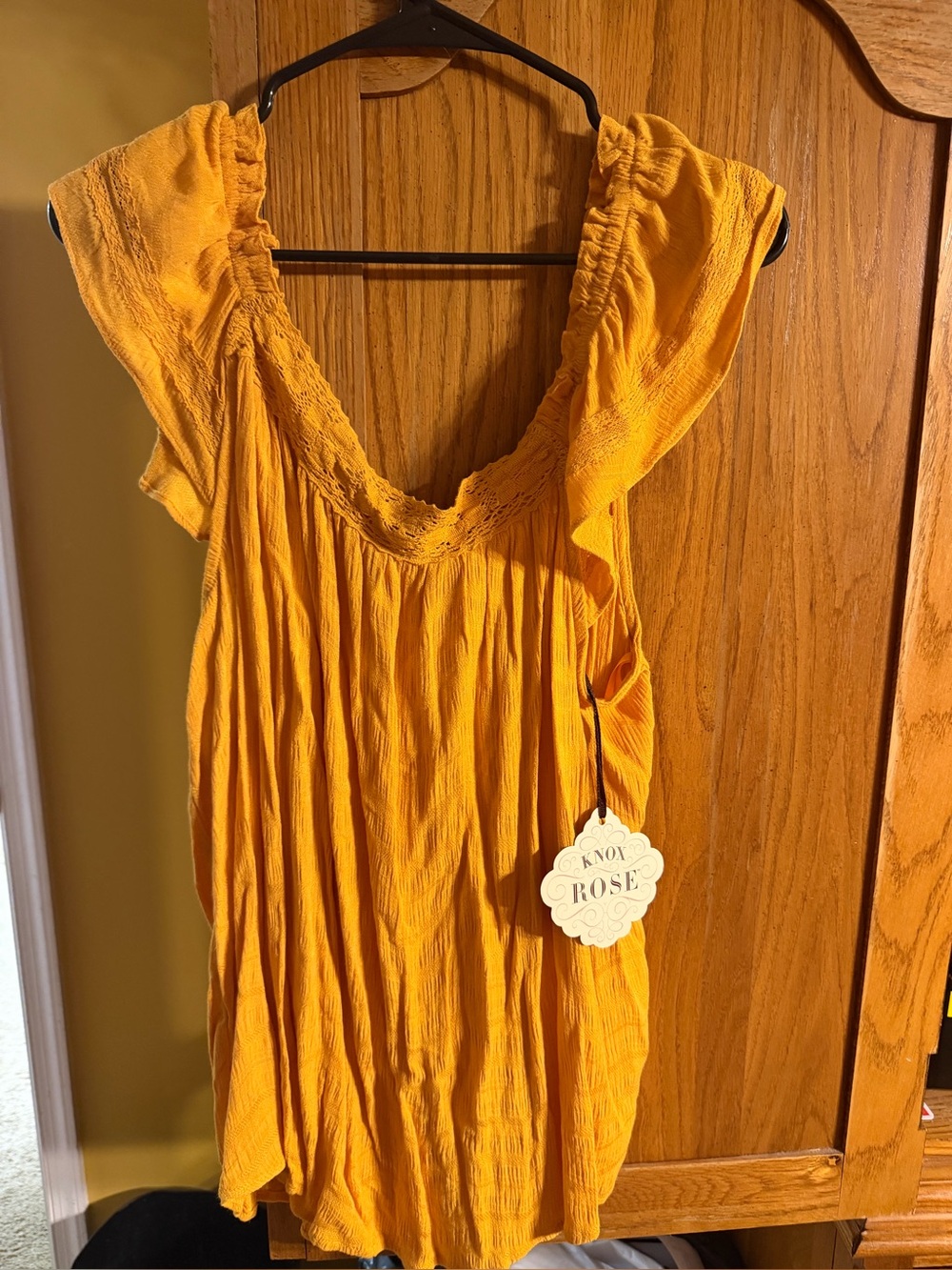 Brand New Knox Rose Women's Mustard Ruffle Sleeve Top